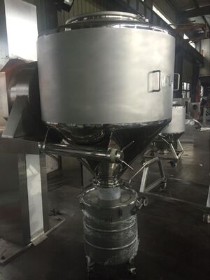 Harga yang pantas Mesin Bubuk Mixer Farmasi Otomatis / Semi Otomatis on line